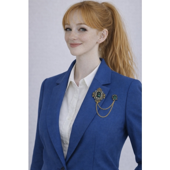 Podwójna broszka vintage – kolor, symetria i styl z charakterem.